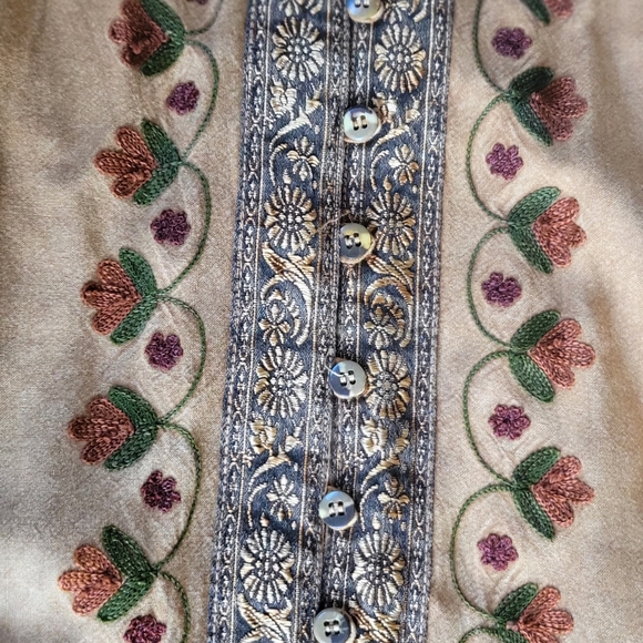 Bohemian Embroidered Flowy Dress - Picture 9 of 9